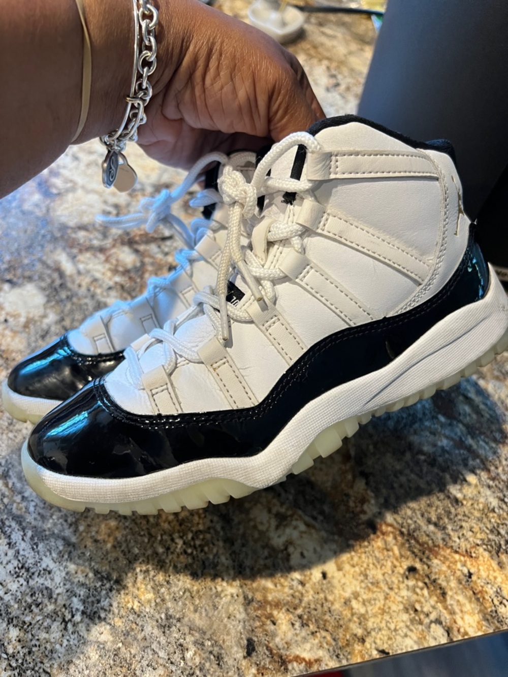 SIZE 3 YOUTH- Nike JORDAN Kids